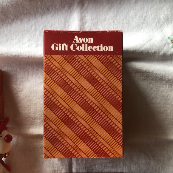 Avon Belvedeer The Christmas Reindeer Ornament - Picture 7 of 10